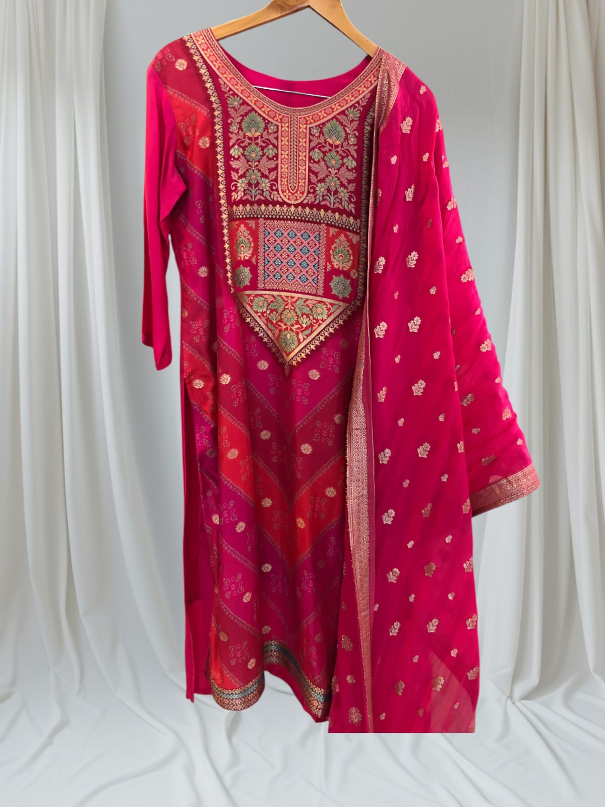 Full set with matching dupata